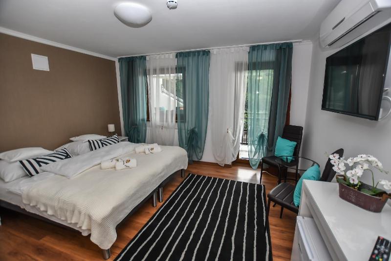 Standard Double or Twin Room with Balcony image 1