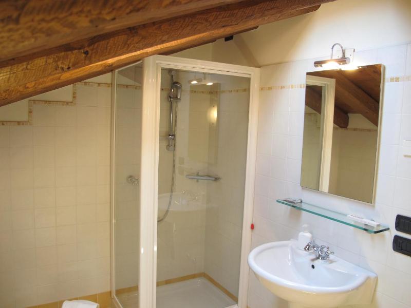 Quadruple Room image 2