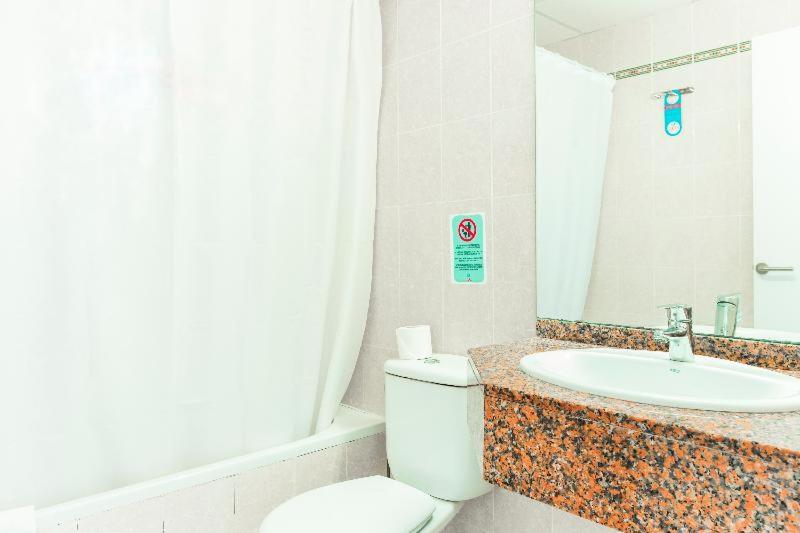 Room #9370128 image 3
