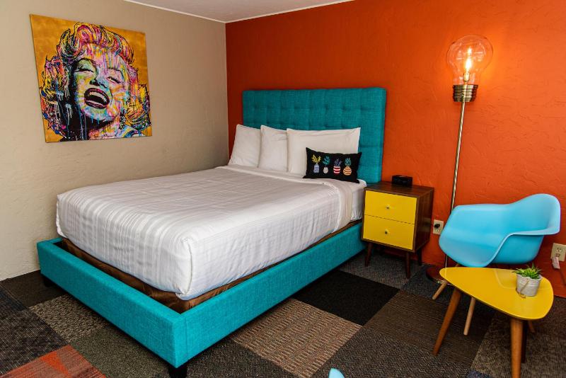 Deluxe Queen Suite image 2