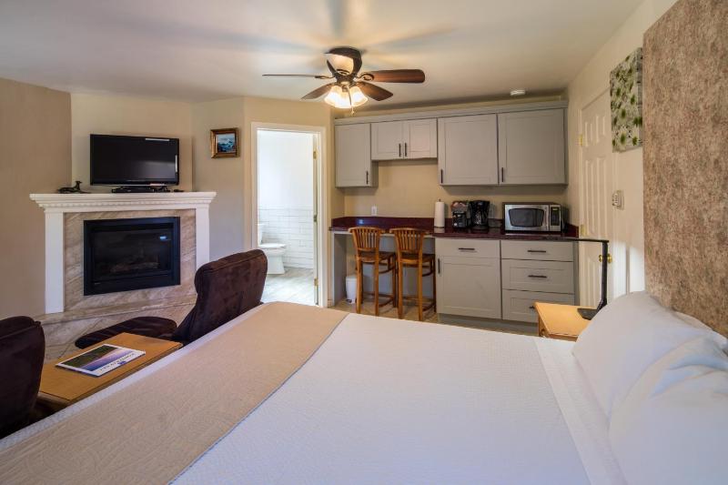 King Bed Unit image 3