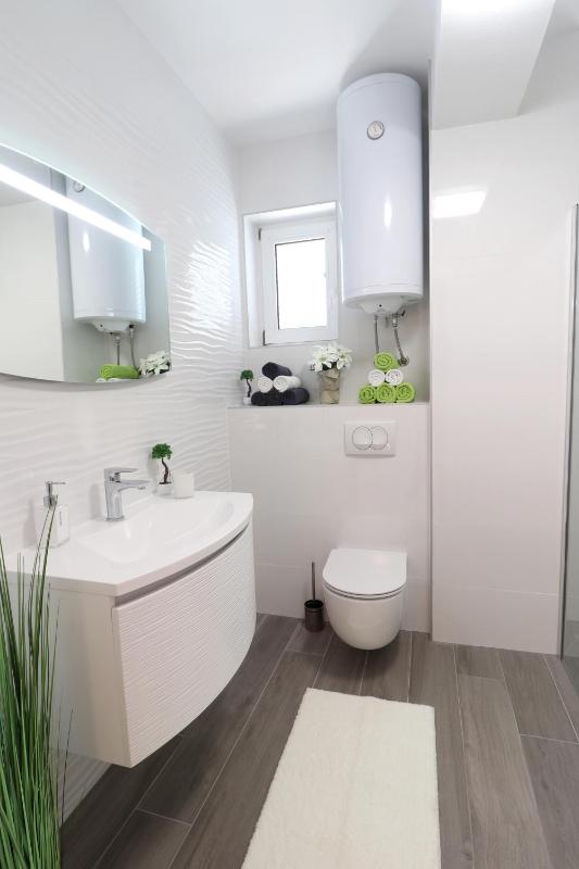 Comfort Two-Bedroom Apartment with Terrace image 2