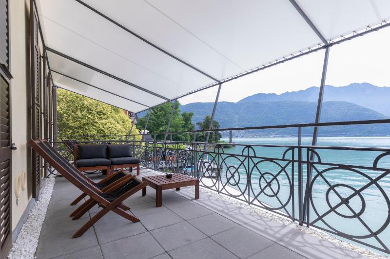 Lac Hotel - image 2