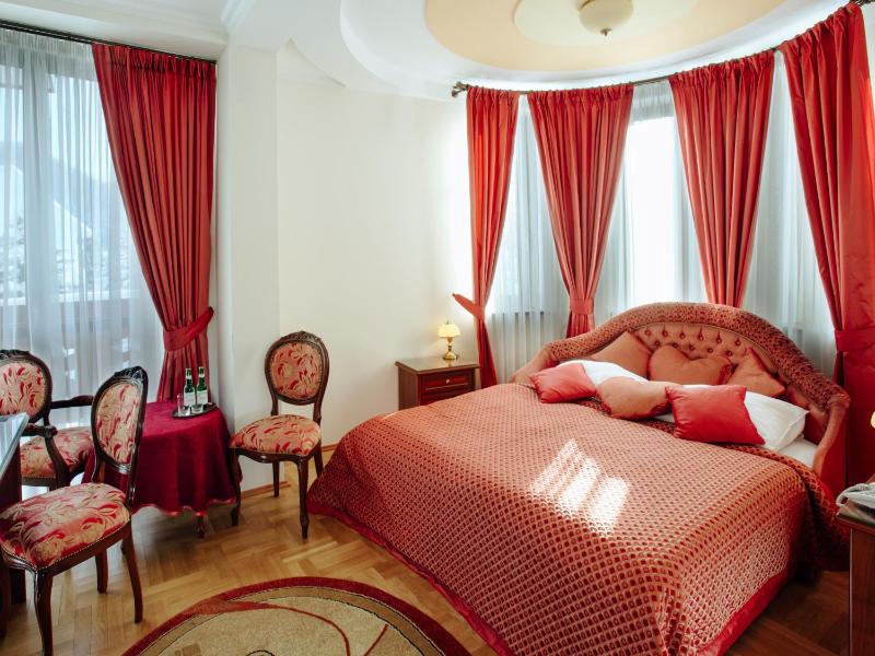 Standard Double or Twin Room image 3