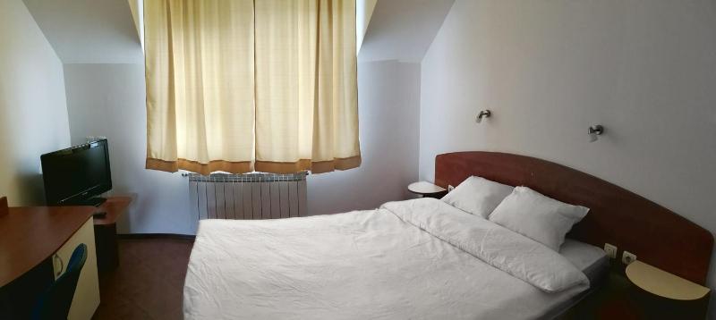 Large Double Room image 4