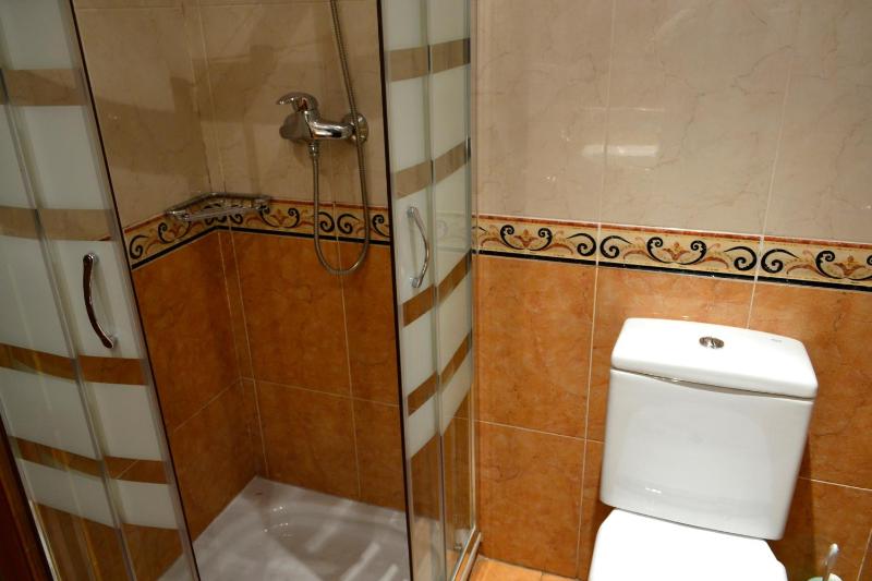 Single Room image 4