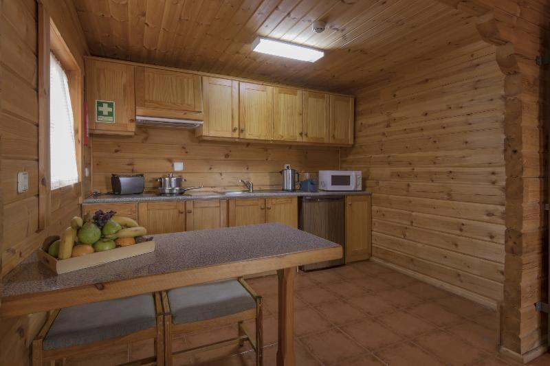 Room #3990917 image 4