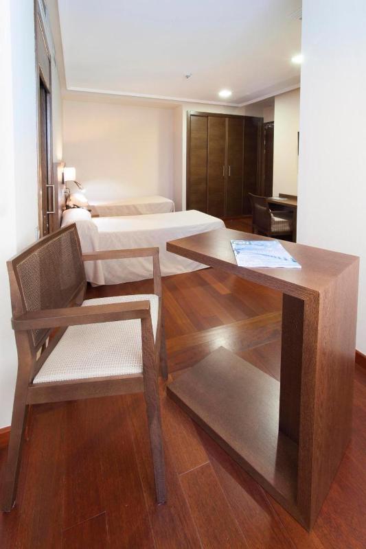 Room #533907807 image 3