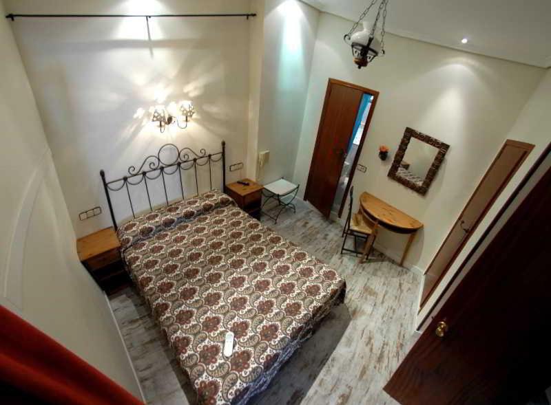 Room #9108840 image 2