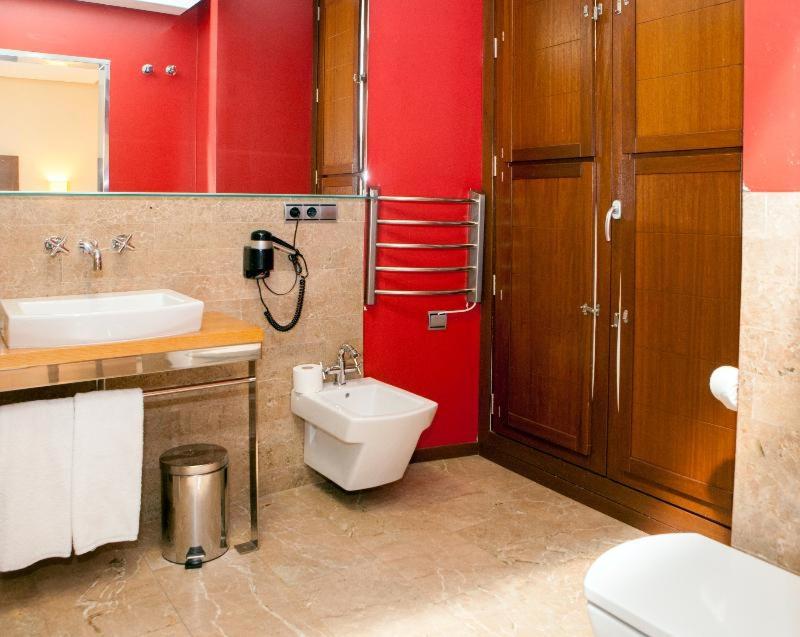 Room #1419332 image 3