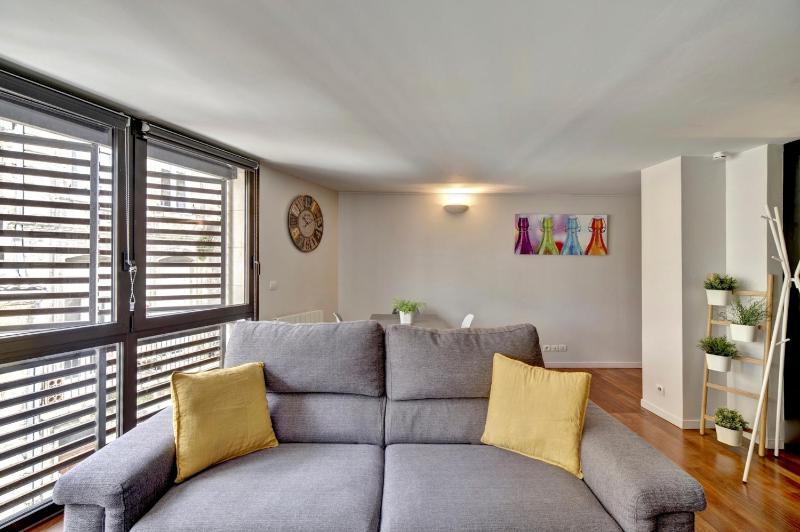 One-Bedroom Apartment image 3