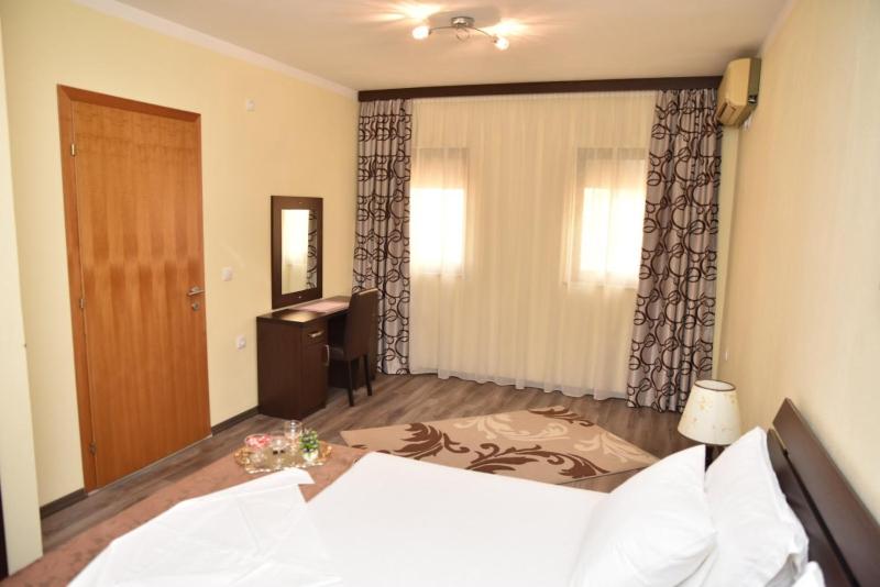 Two-Bedroom Apartment with Sea View image 3