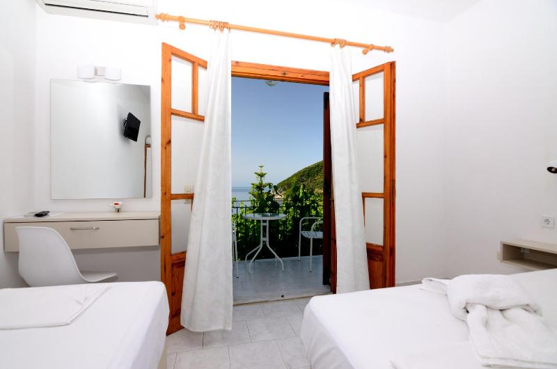 Mare Blu - image 33