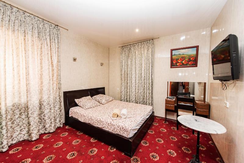 Standard Triple Room image 2