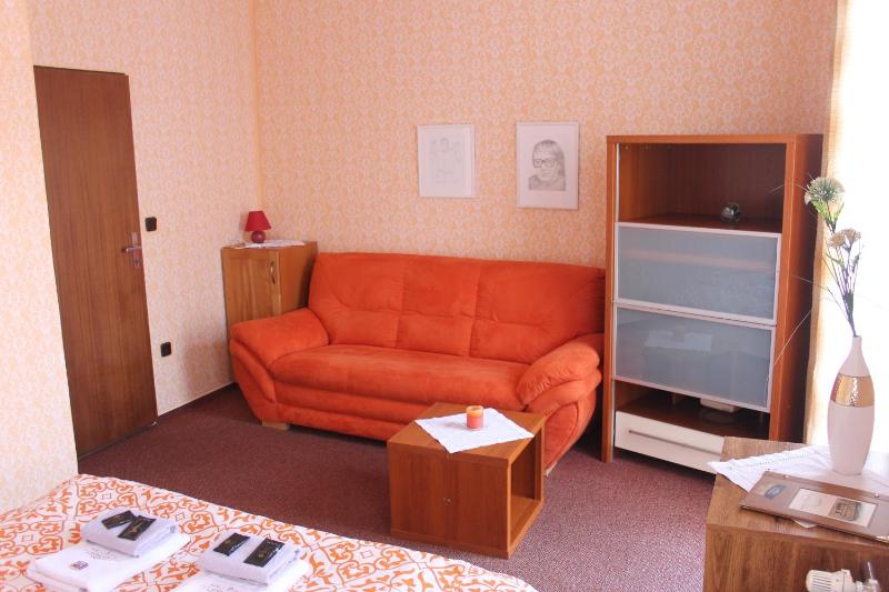 Double or Twin Room image 3
