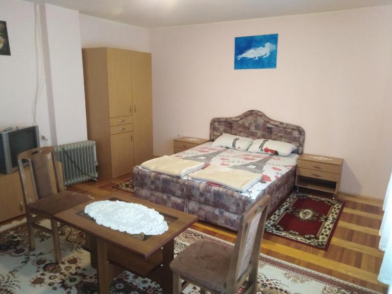 Large Twin Room image 4
