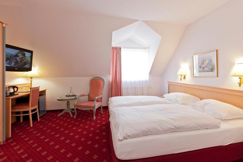 Standard Double Room image 1