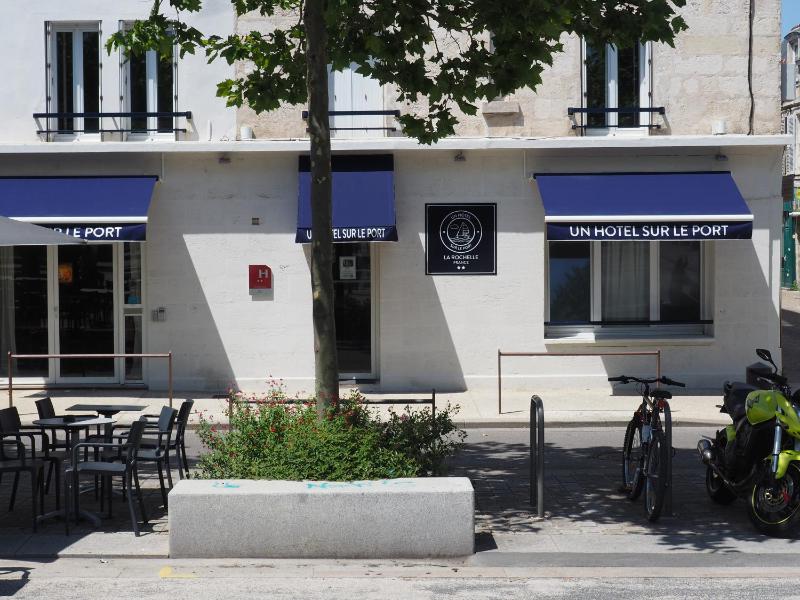 Un Hotel sur le Port - image 28