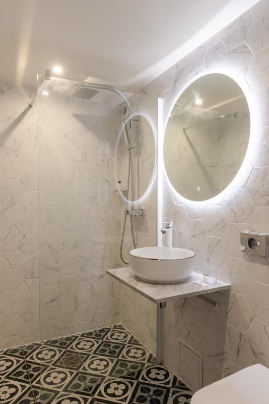  Room Elégance Queen image 4