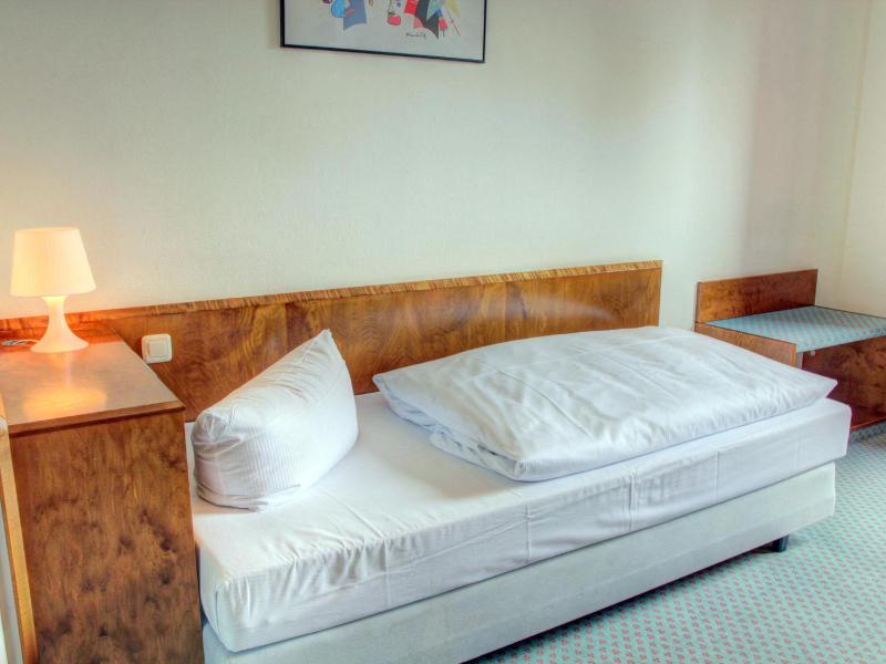 Single Room image 4