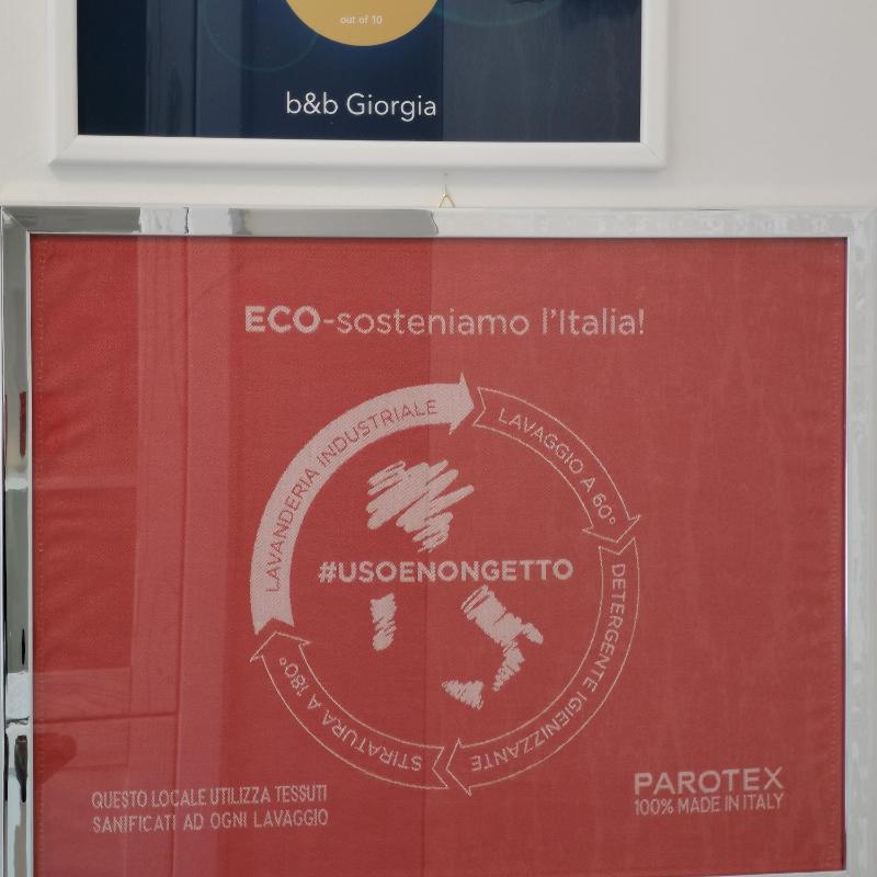 Double Room with Balcony image 2