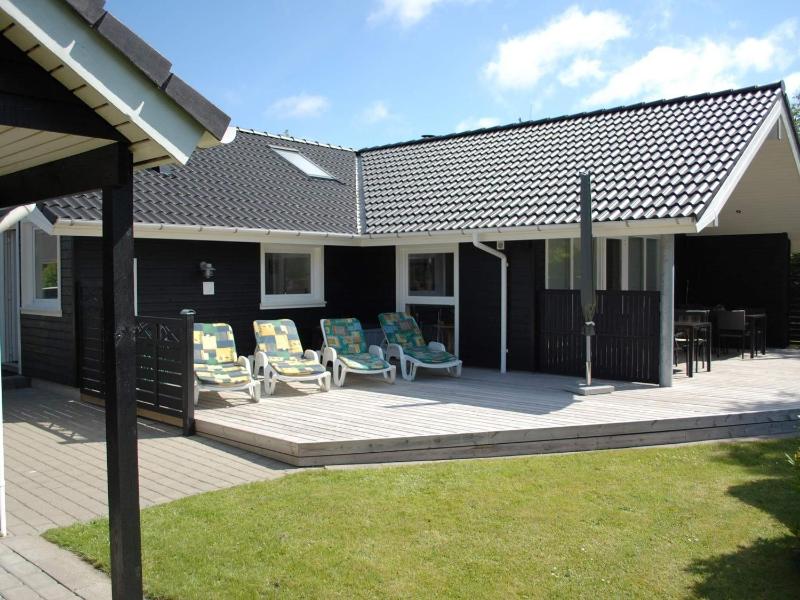 Four-Bedroom Holiday Home image 2