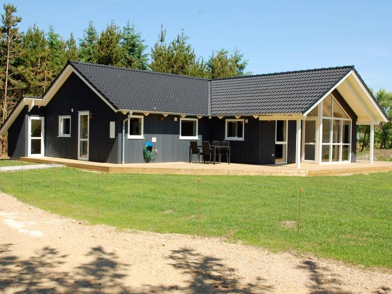 Four-Bedroom Holiday Home image 2