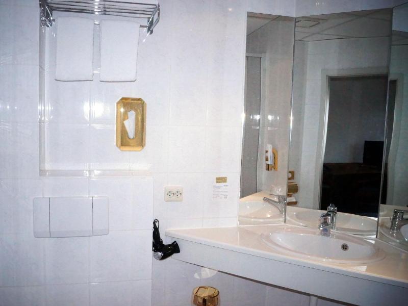 Single Room image 2
