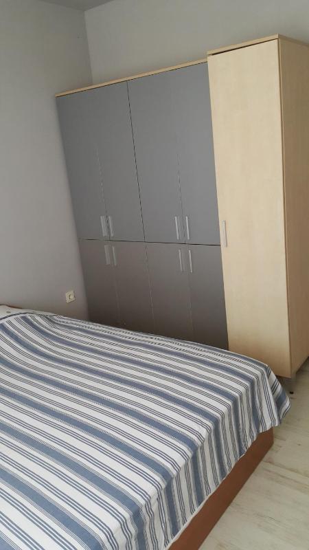 One-Bedroom Apartment image 3