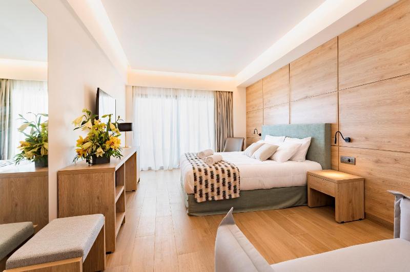 Superior Double Room image 3