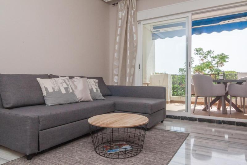 One-Bedroom Apartment image 4