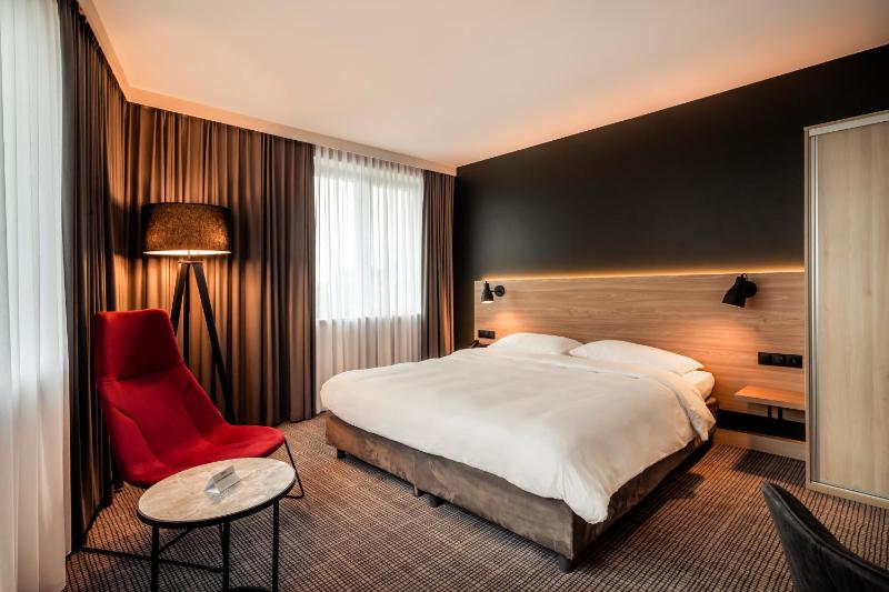 Superior Room with Castle View image 4