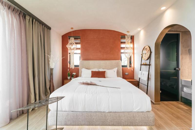 Triple Suite with Sea View  image 1