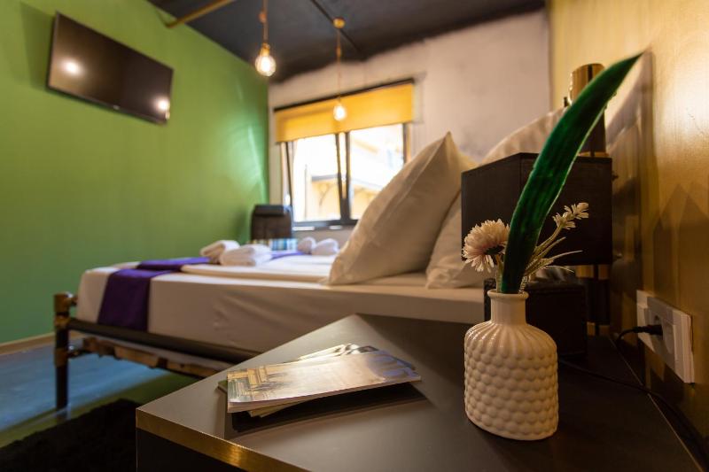 Double Room with Garden View image 3