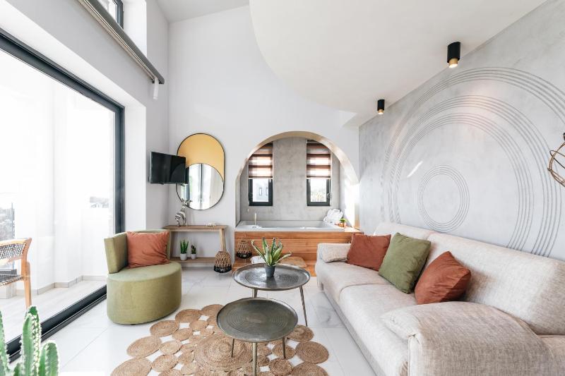 Duplex Suite with Sea View and Indoor Jacuzzi image 3