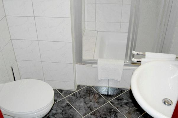 Triple Room image 2
