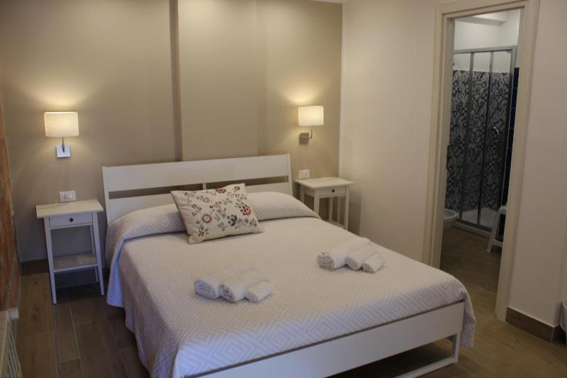 Standard Double Room image 2
