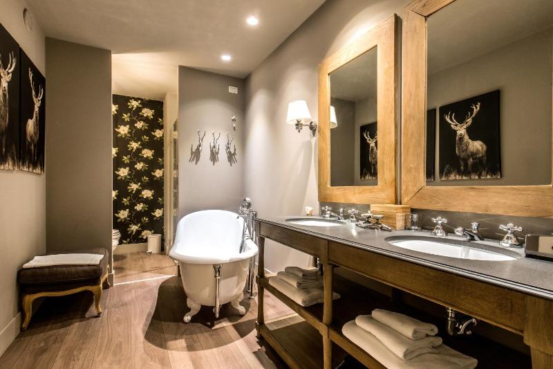 Junior Suite (2 Adults) image 4