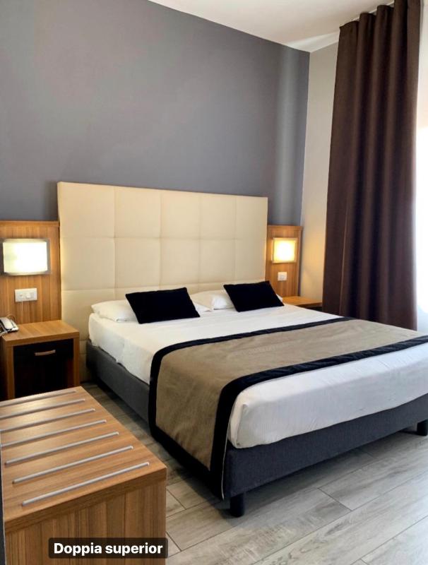 Superior Double Room image 1