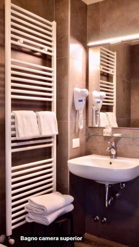 Superior Triple Room image 2