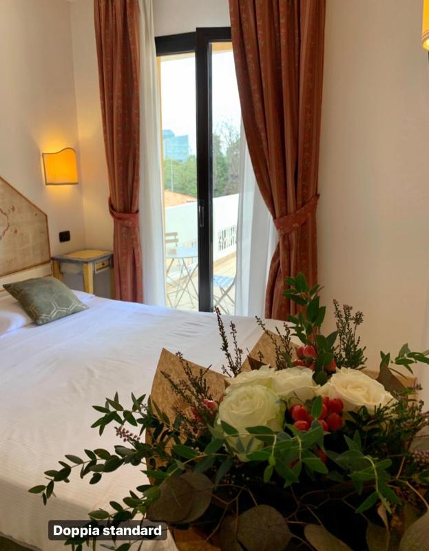 Double or Twin Room image 4