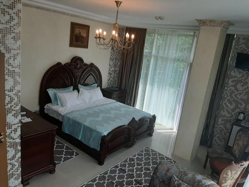 Standard Double Room image 2