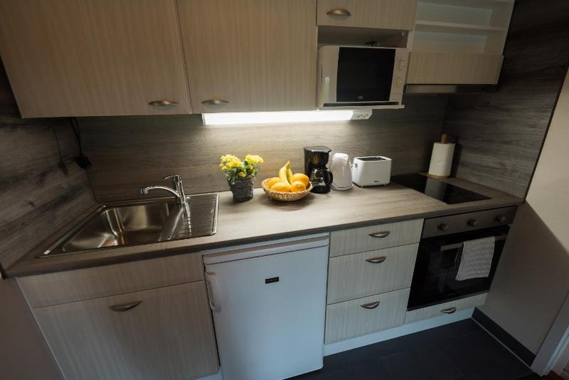 Studio Apartment image 3