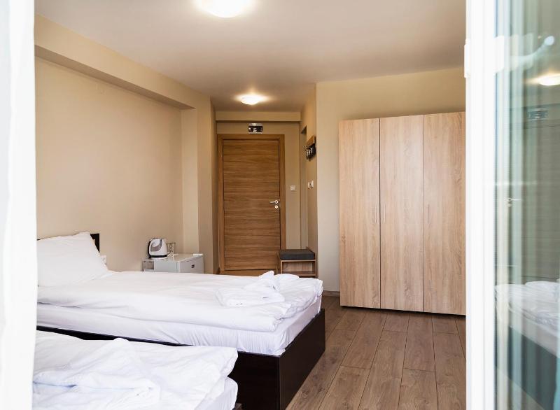 Twin Room with Terrace image 1