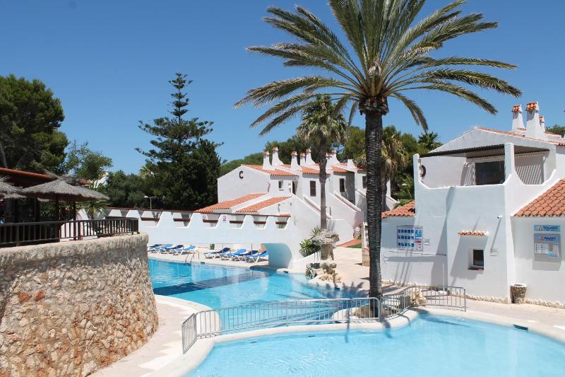 Apartaments Talayot - image 1