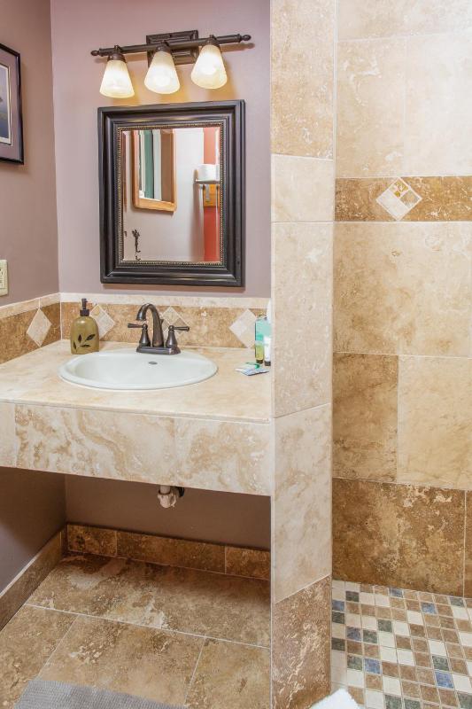 King Room with Balcony image 4