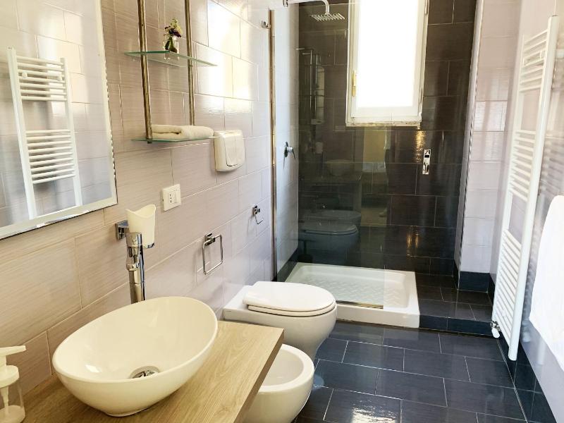 Comfort Double Room image 4