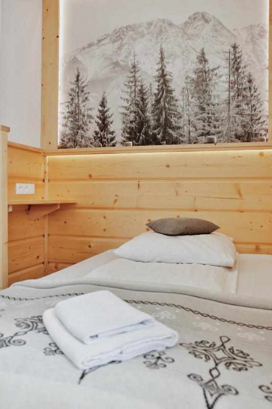 Single Room -  Free Spa Access image 3