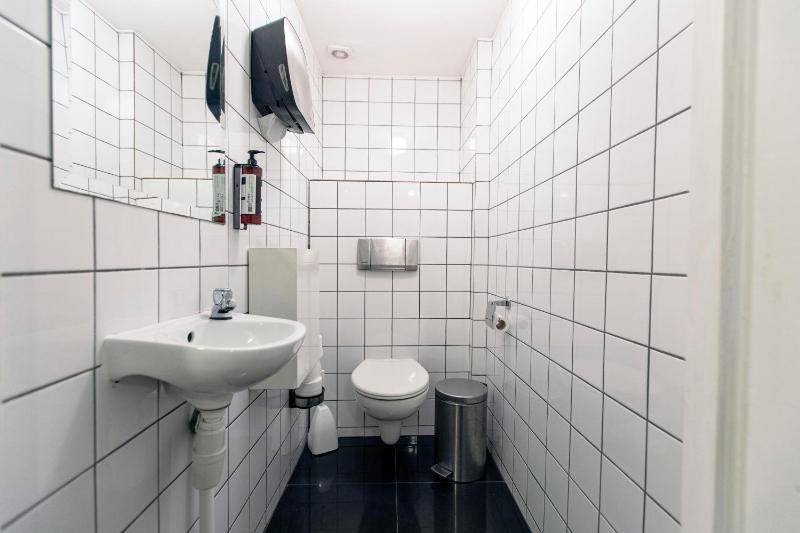 Twin Room with Shared Bathroom image 3