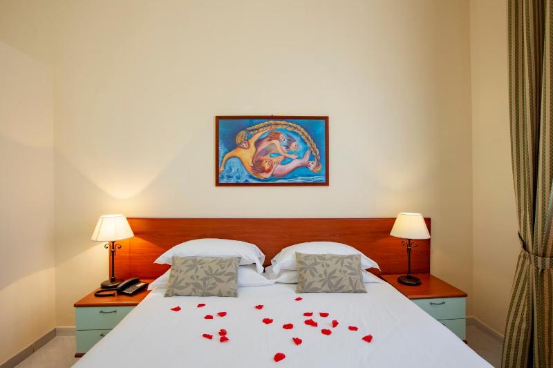 Standard Double Room image 1